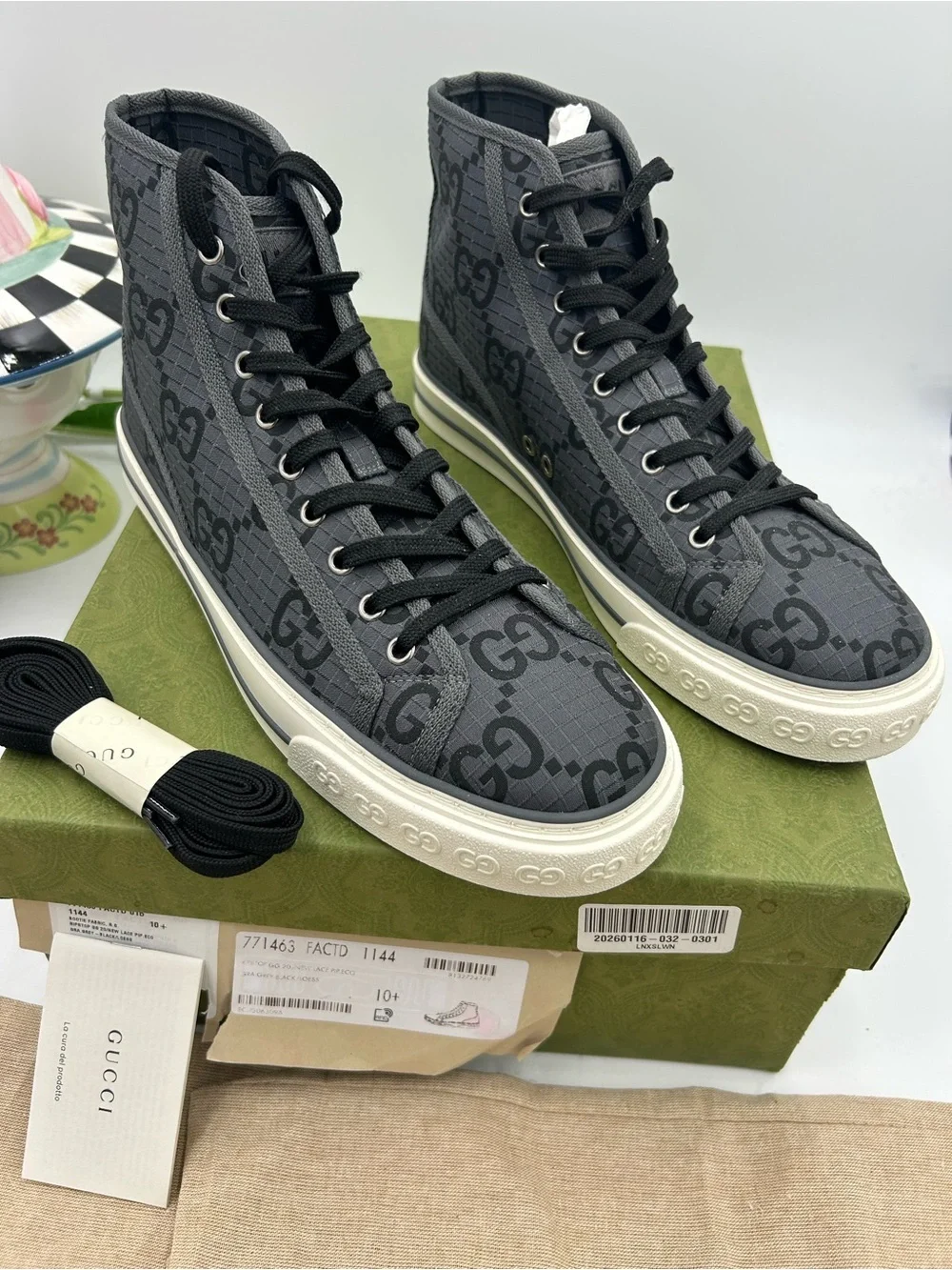 Men's Gucci tennis 1977 high top sneakers size 10.5 fits 11.5 US made in Italy